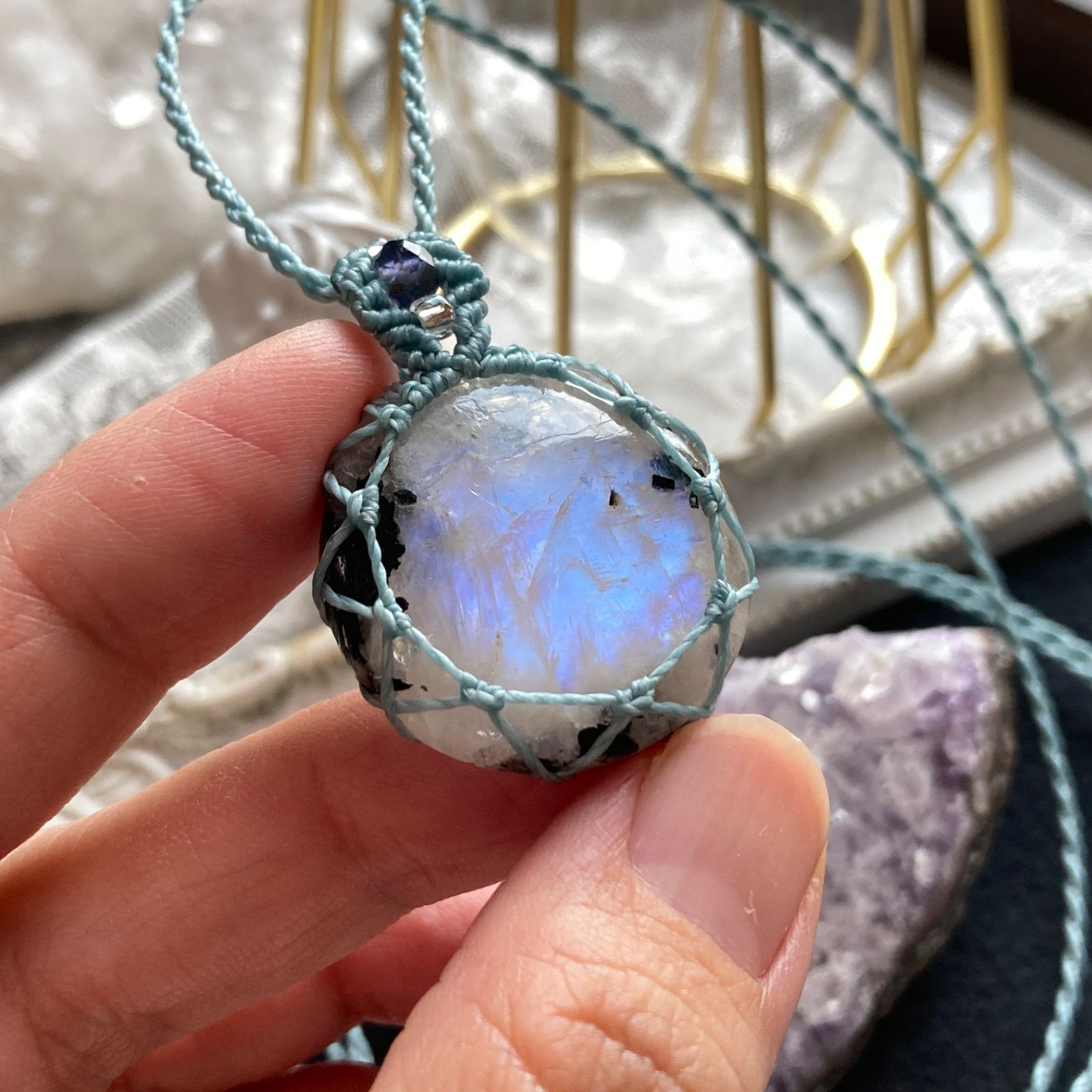 レインボームーンストーン マクラメネックレス