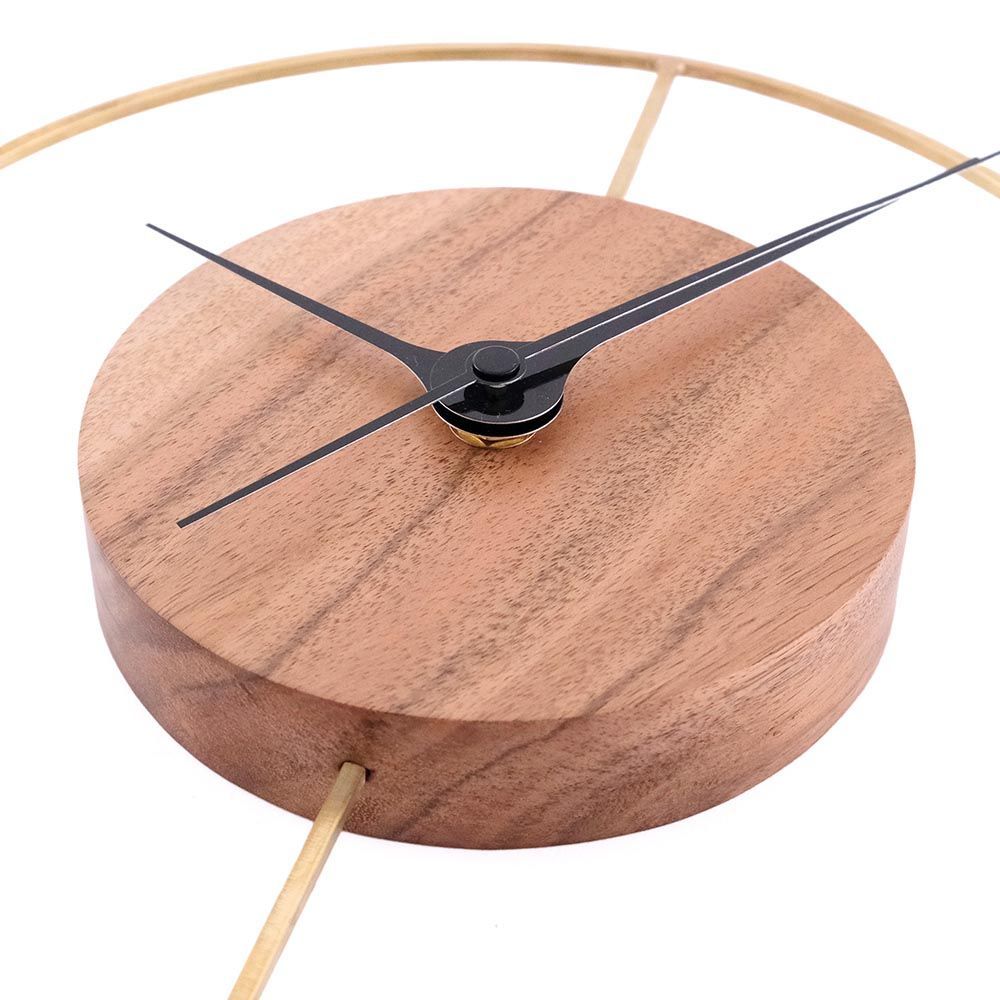 RASSと木で作ったシンプルなデザインの壁掛け時計