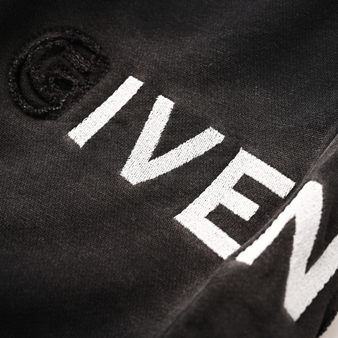 Givenchyジバンシー