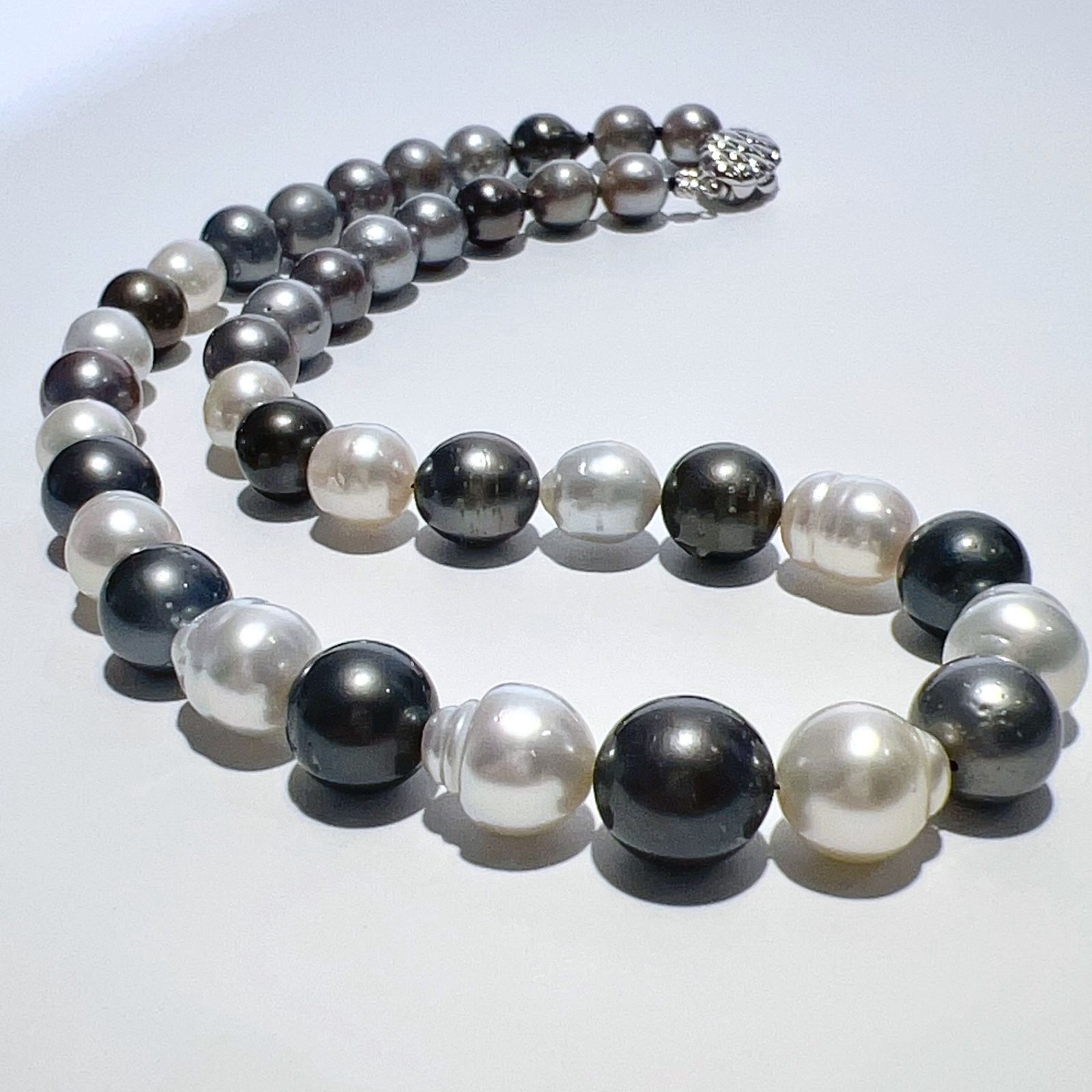 SV 白蝶南洋 黒蝶 タヒチ パール ネックレス 45cm 12.5mm 68g 【公式通販】