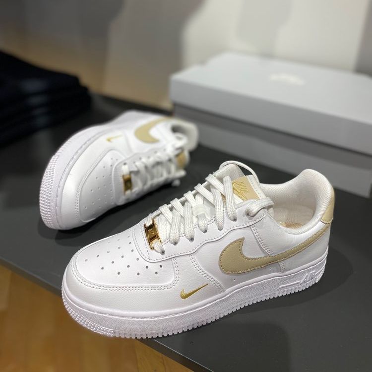 新品NIKE WMNS AIR FORCE 1 LOW スニーカー エッセンシャル ベージュ メンズ レディース 男女兼用 CZ0270-105