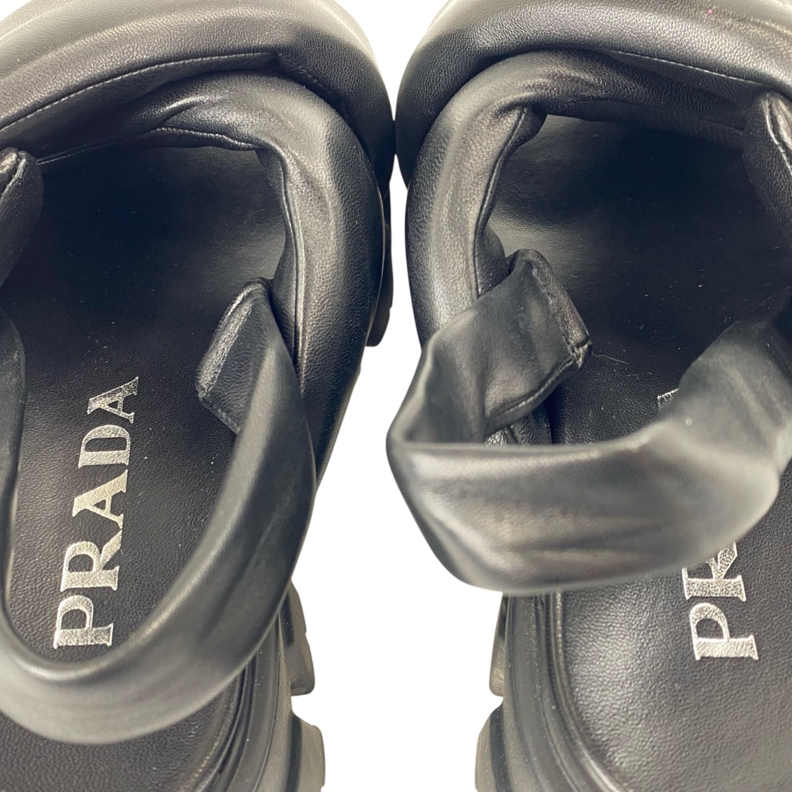○美品 プラダ PRADA パデッド ナッパレザー サンダル