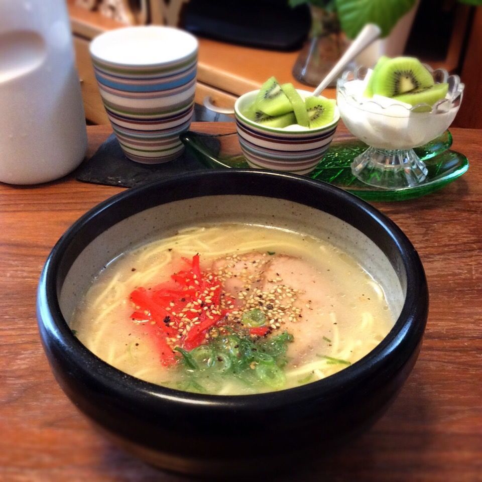 九州博多 屋台豚骨ラーメン 激旨 うまかよ - メルカリ