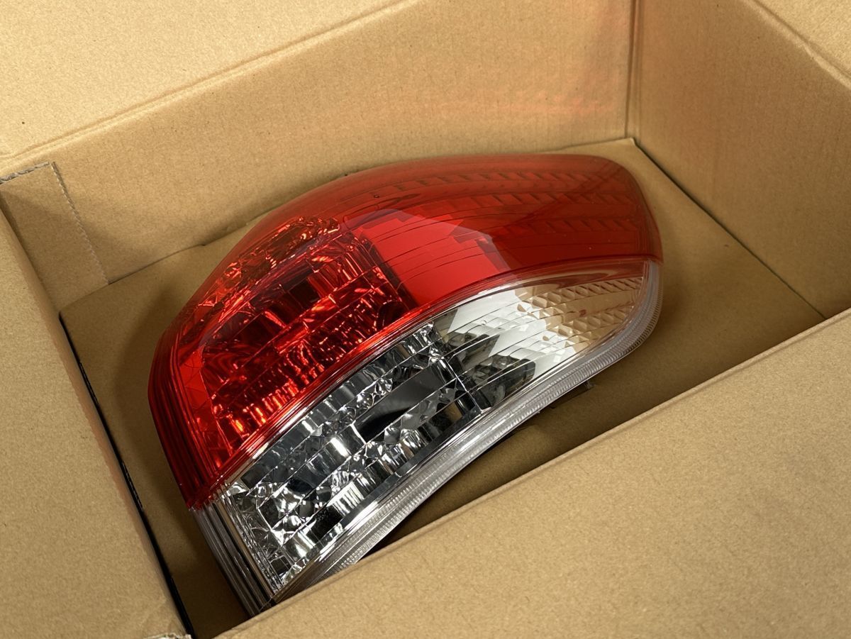 | ウィッシュ ZGE20W ZGE22W ZGE20G ZGE21G 前期 純正 右テールランプ テールライト RH 81551-68050 68-17 管理27440