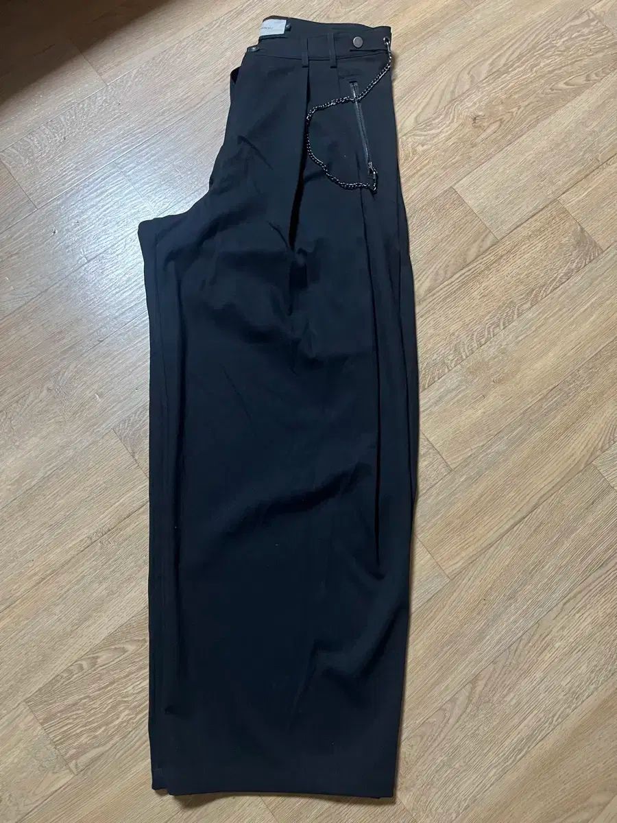 パンツ ブラック