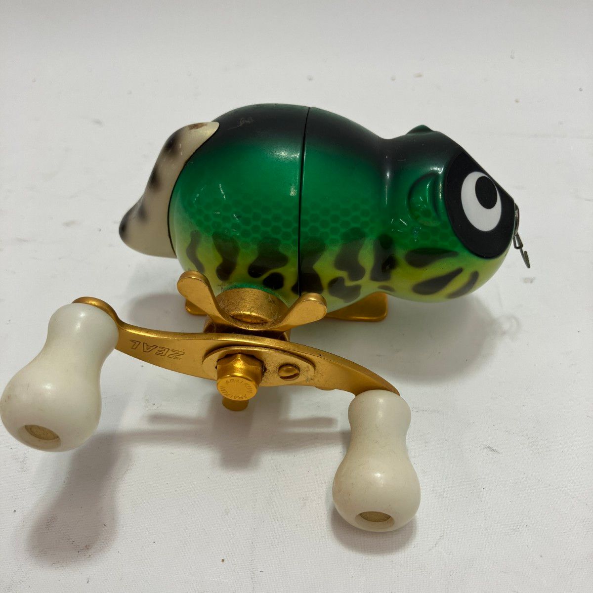 ZEAL ズイール　アライくんリール　スピンキャストリール　超美品 ZEAL ズイール アライくんリール スピンキャストリール 超美品 ZEAL