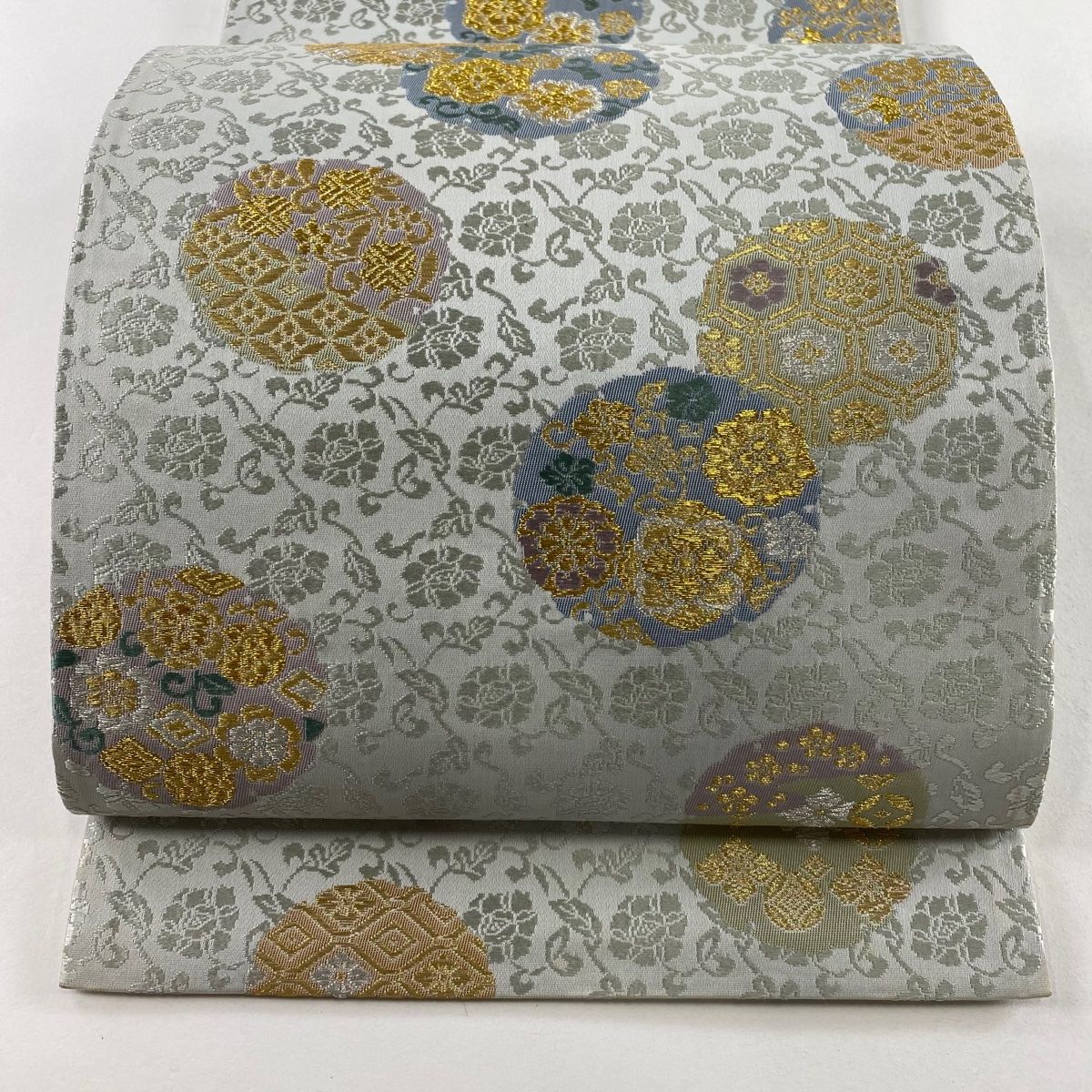 袋帯 名品 花唐草 雪輪 金銀糸 刺繍 薄緑 六通 正絹 【中古】 - メルカリ