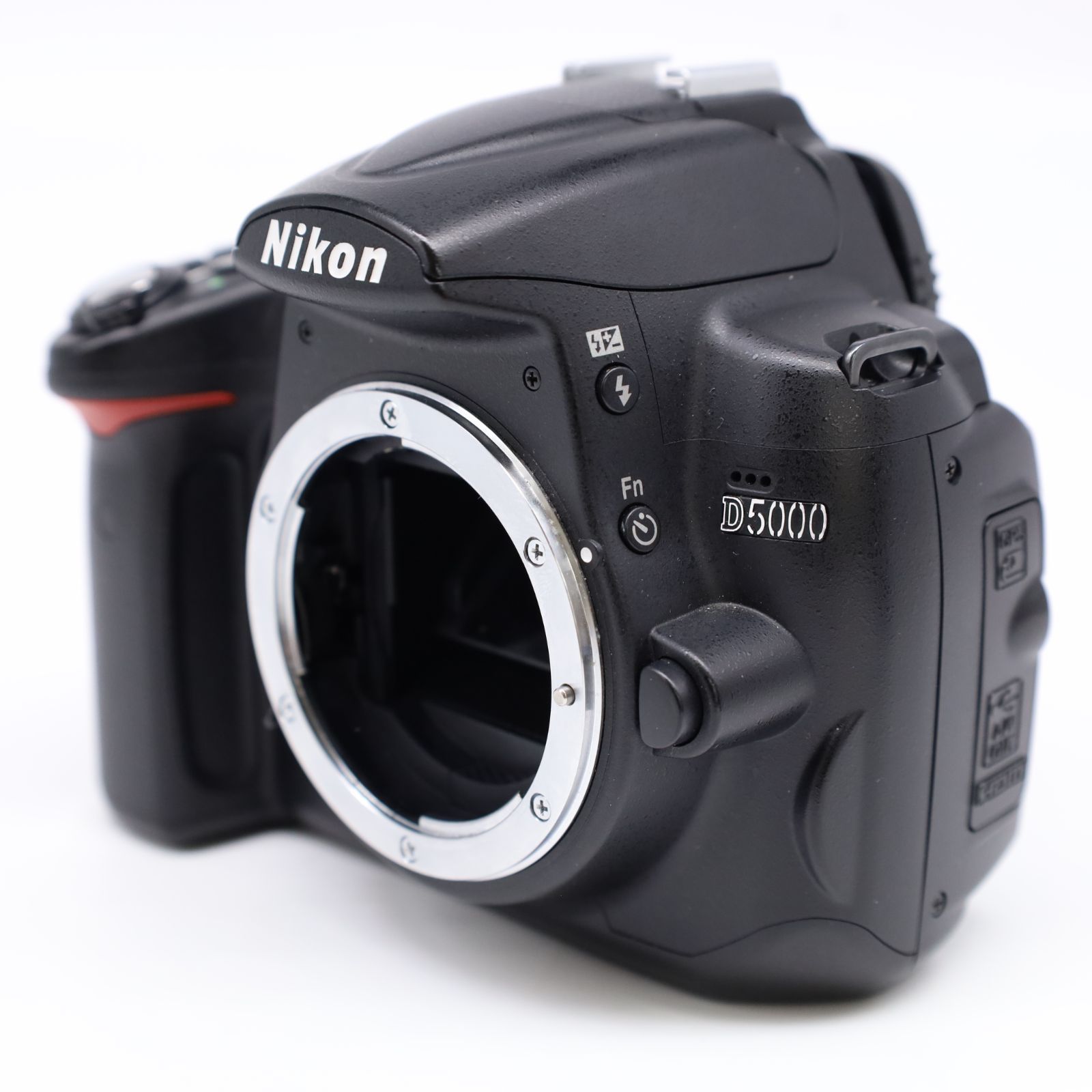 7532ショット！新品級 ☆ Nikon デジタル一眼レフカメラ D5000 ボディ