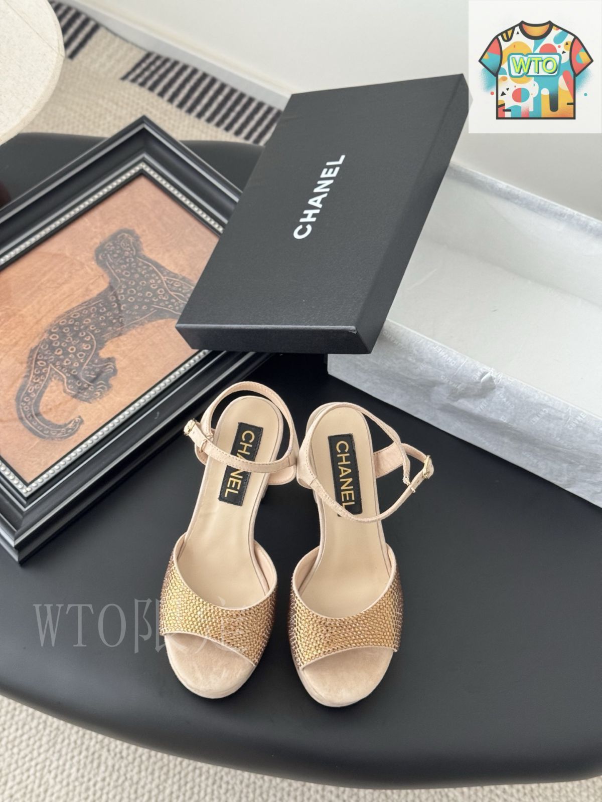Chanel 25K 早春シリーズ プラットフォームスパンコールサンダル