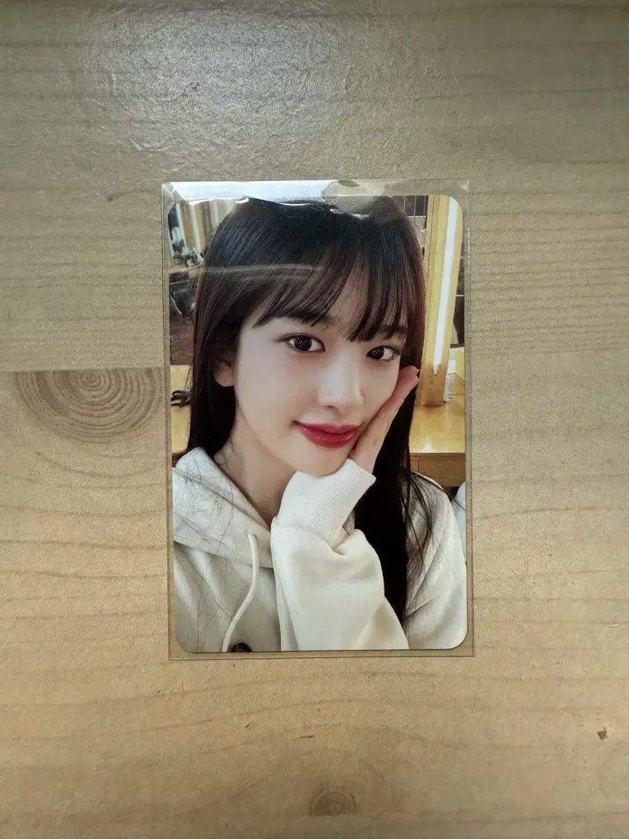 THE PROM QUEEN ユジン(YUJIN)