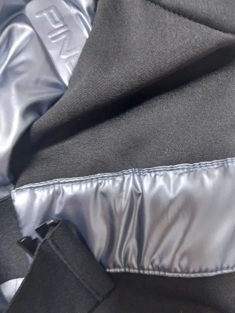 女性用ピンゴルフパッド入りベスト