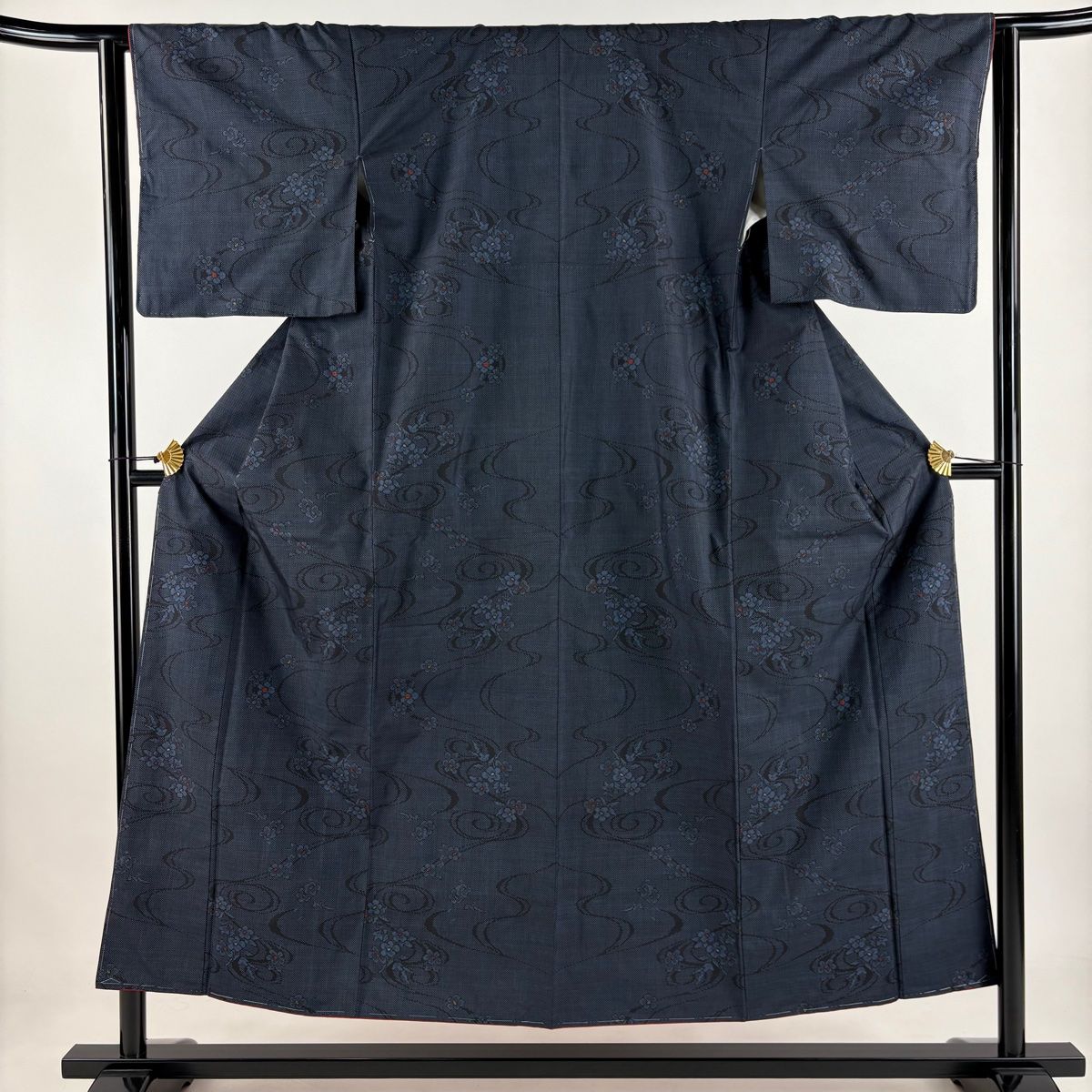 紬 身丈152cm 裄丈63cm S 袷 草花 流水 紺色 正絹 秀品
