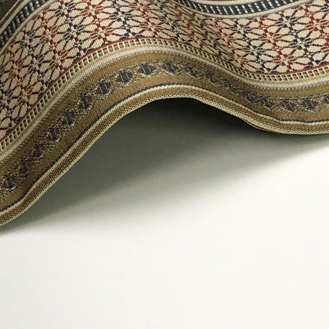 縦縞に花柄模様