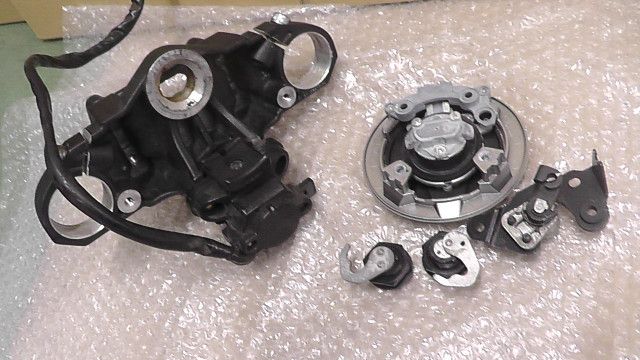 正面から向き合った ヴェルシスX250 LE250D-A03xxx の キーセット 1761099130 準備の整った