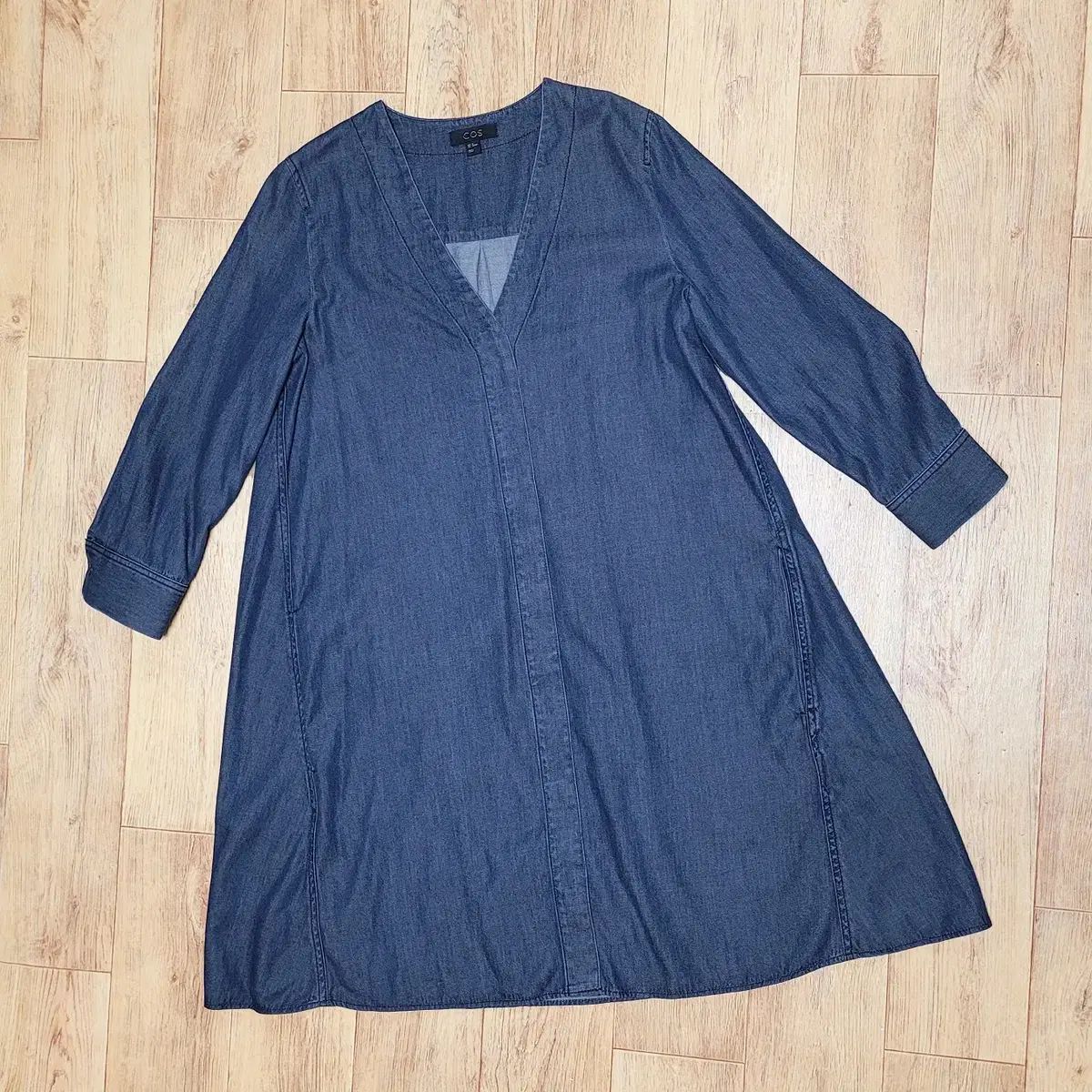 COS Vネック デニムワンピース 44-55
