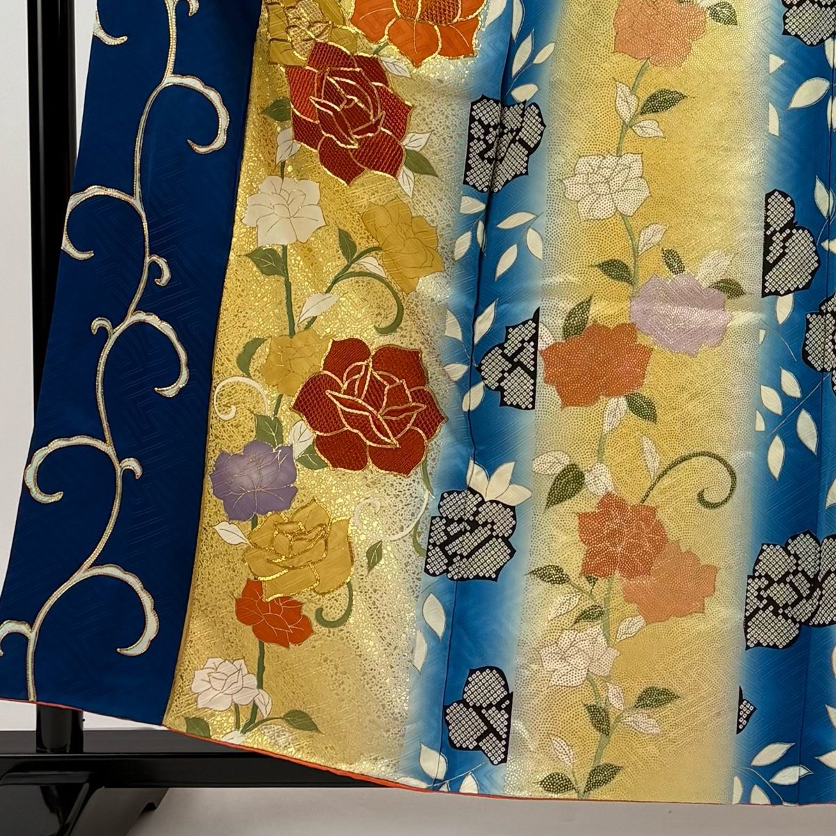 振袖 身丈158cm 裄丈65.5cm M 袷 薔薇 唐草 金糸 金彩 紺色 正絹
