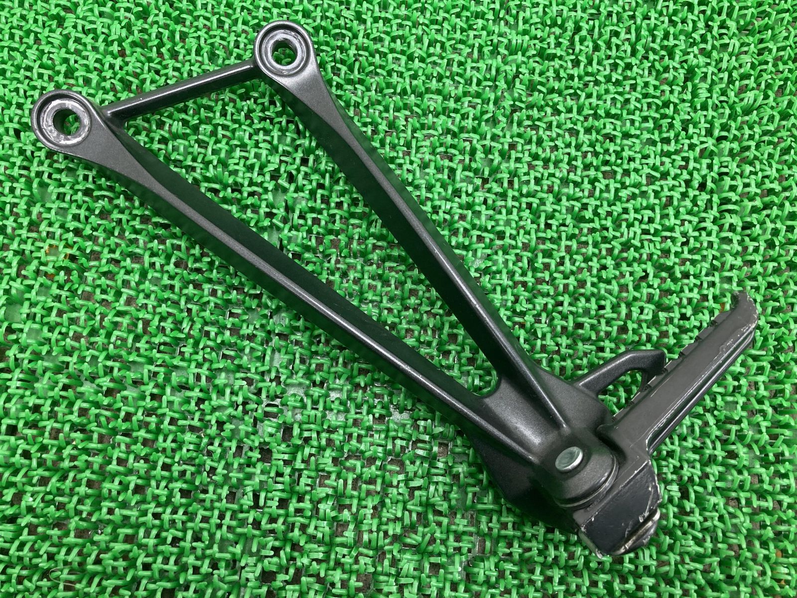 ZX-10R タンデムステップ 左 0444 カワサキ 純正 中古 バイク 部品 ZX1000E F 曲がり無し 品薄 希少品 車検 Genuine