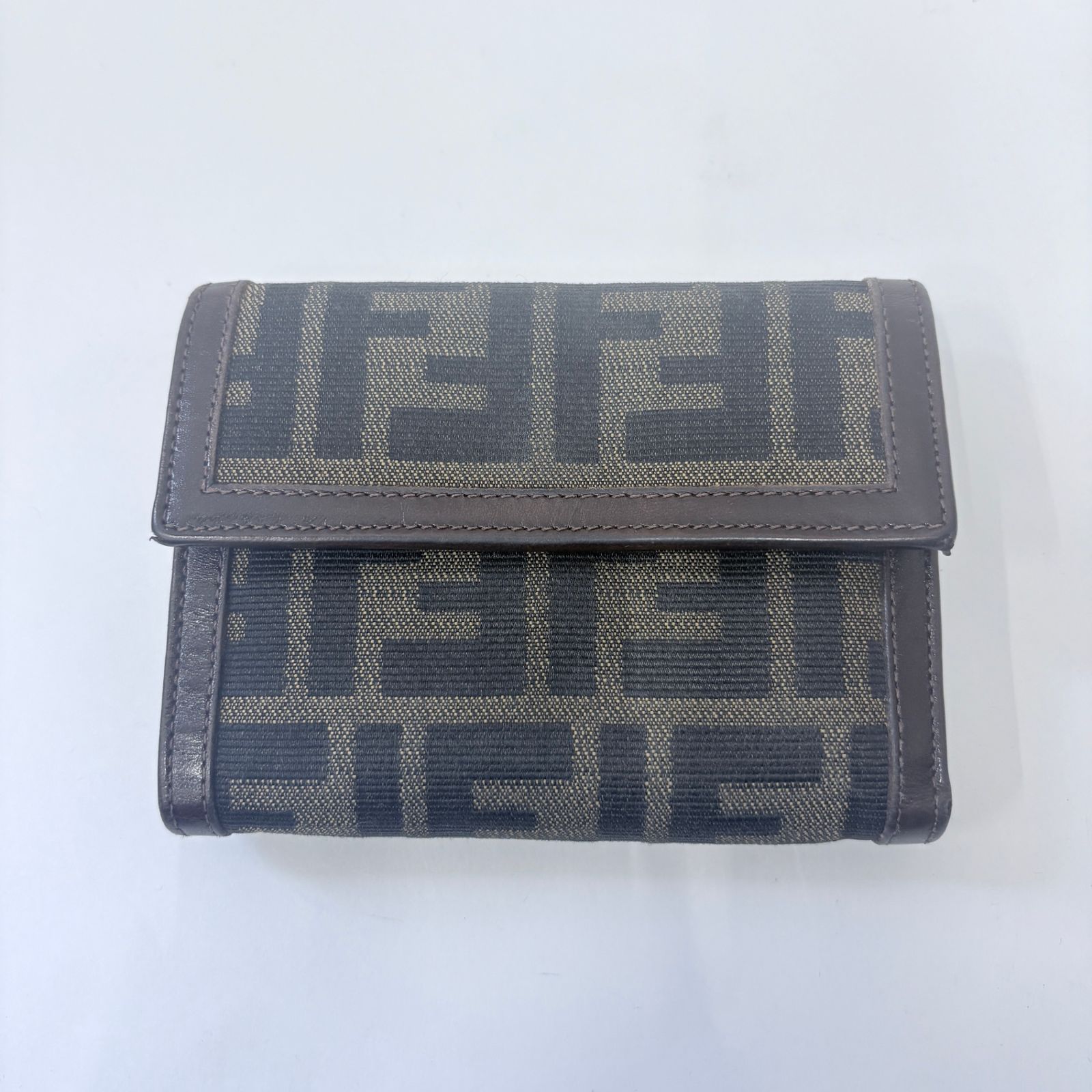 FENDI フェンディ 折りたたみ財布 三つ折り財布 - メルカリ