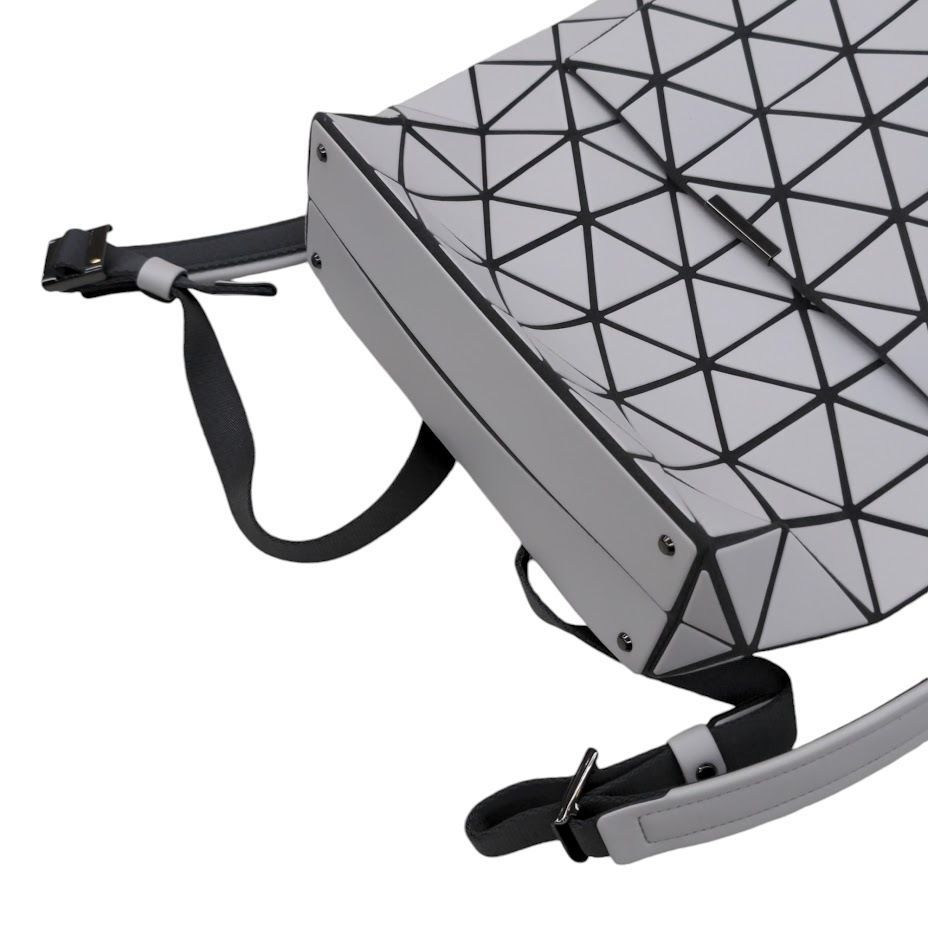 美品 BAOBAO ISSEY MIYAKE イッセイミヤケ バオバオ FLAP 美品 BAOBAO ISSEY MIYAKE イッセイミヤケ バオバオ FLAP