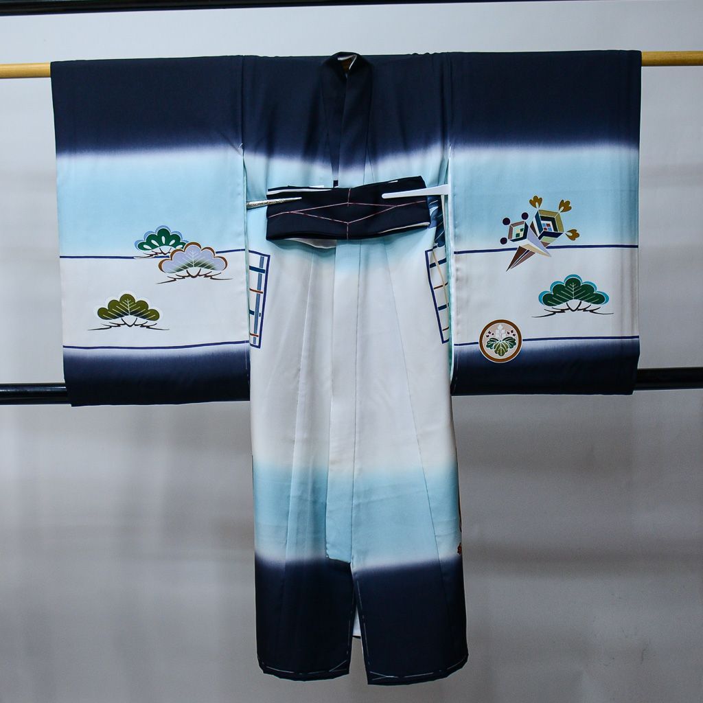 【新品/日本製】正絹 刺繍入り 高級京友禅 お宮参り 男の子 産着 襦袢付 鷹 Kisste（キステ） お宮参り 着物 男の子 産着 白 金 鷹 富士山 小槌