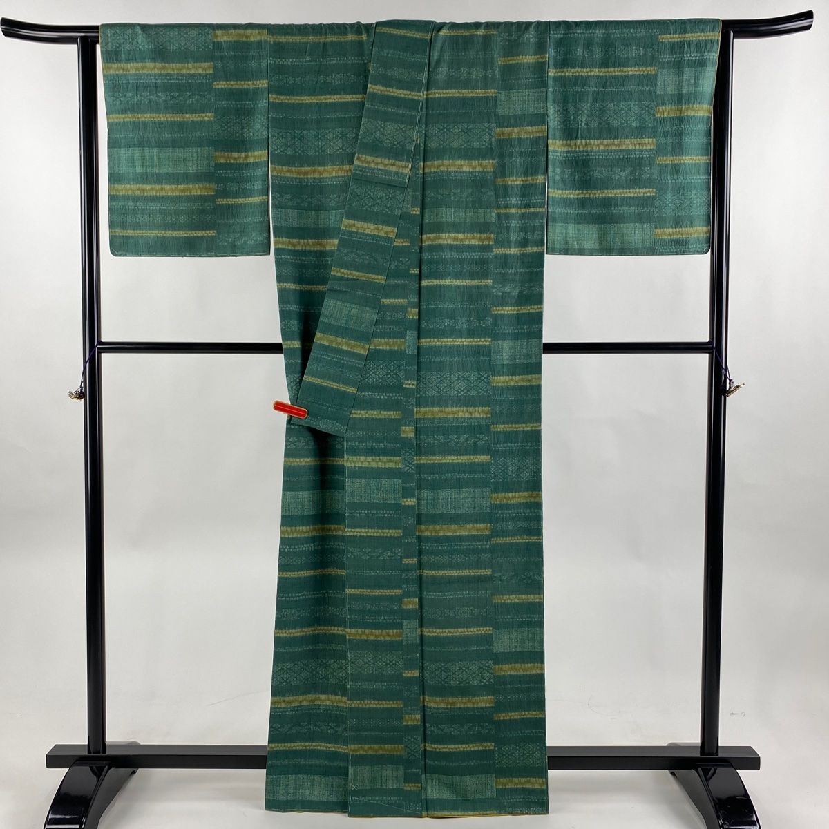 未使用品 小紋 総絞り くすんだ薄緑 綸子 身丈164.5cm 裄丈67cm 未使用品 小紋 総絞り くすんだ薄緑 綸子 身丈164.5cm 裄丈67cm