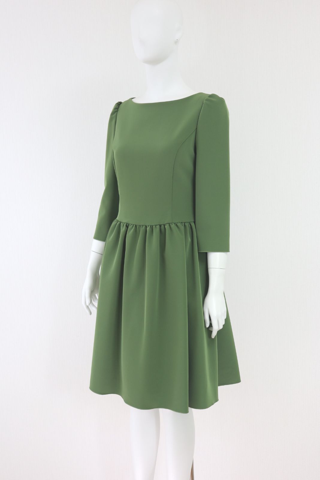 美品★FOXEY/フォクシートゥッティフルッティ マットストレッチグログラン40 FOXEY マットストレッチグログランワンピース 39842 深緑・ダーク