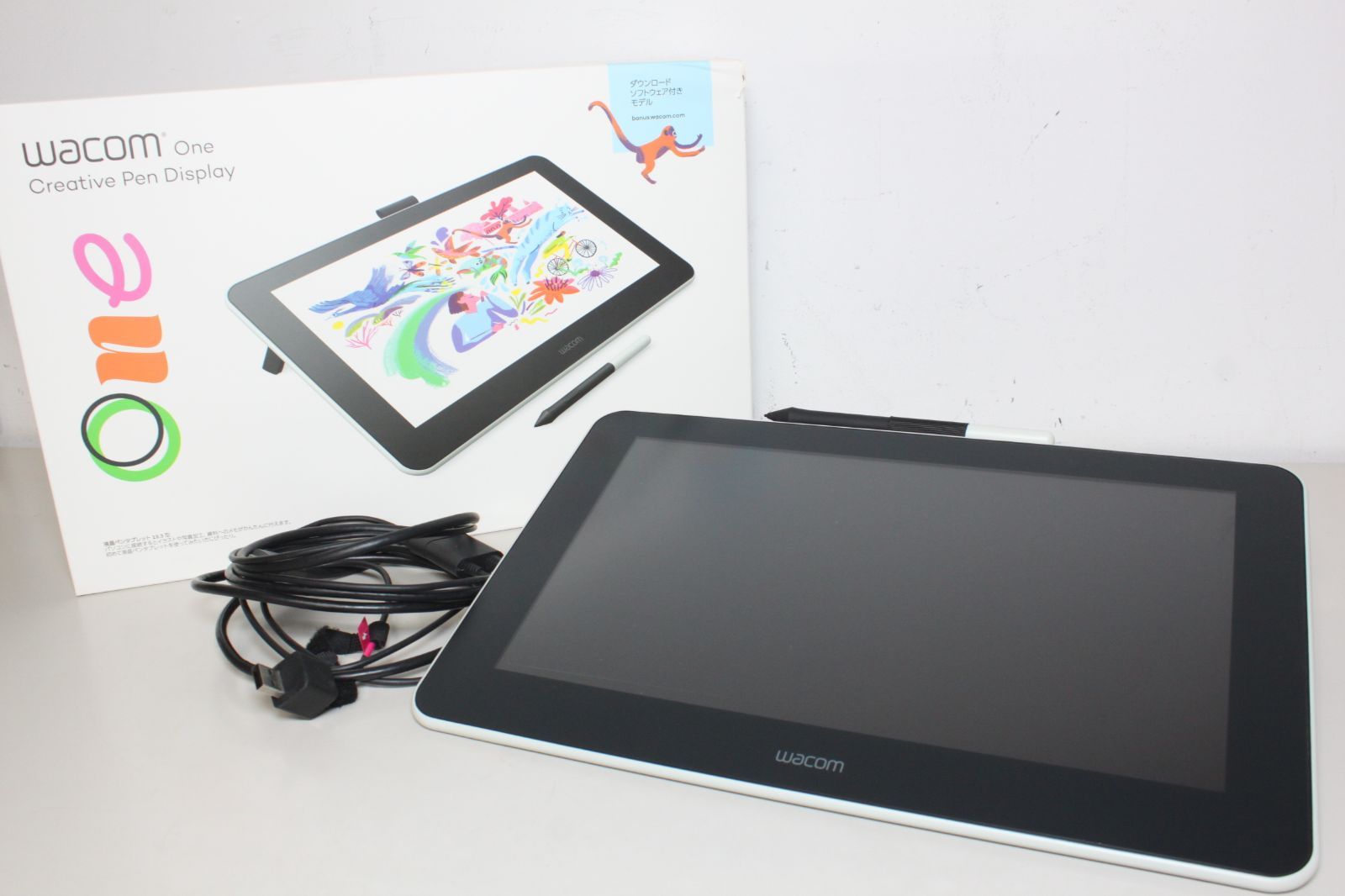 Wacom One 13.3 液晶ペンタブレット tabmate、スタンド付き Amazon.co