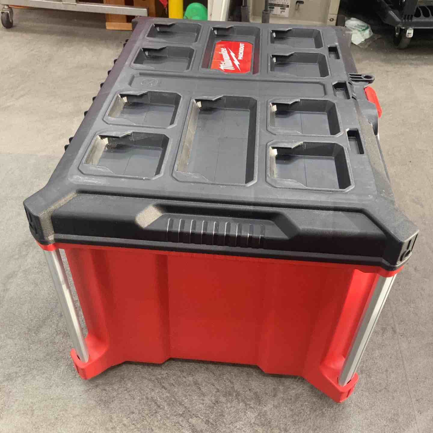 PACKOUT
