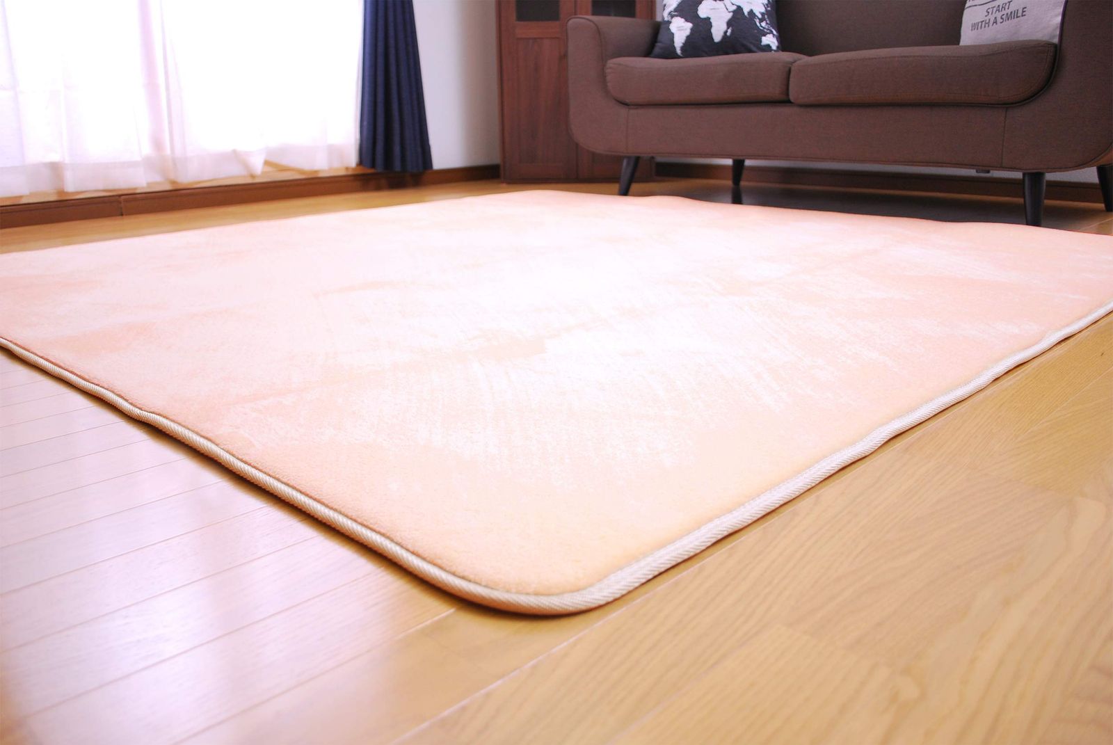 フリーリー ラグ カーペット 厚手 190×240 低反発 18mm 防音 ラグマット 滑り止め付 サイズ L無地 ベージュ