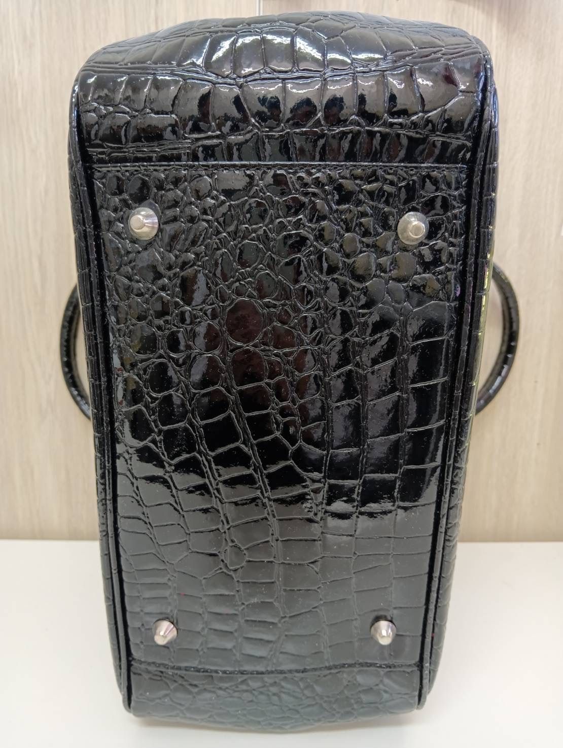 ほぼ未使用品 ALPHARD VALENTINO クロコ型押し ハンドバッグ ほぼ未使用品 ALPHARD VALENTINO クロコ型押し ハンドバッグ