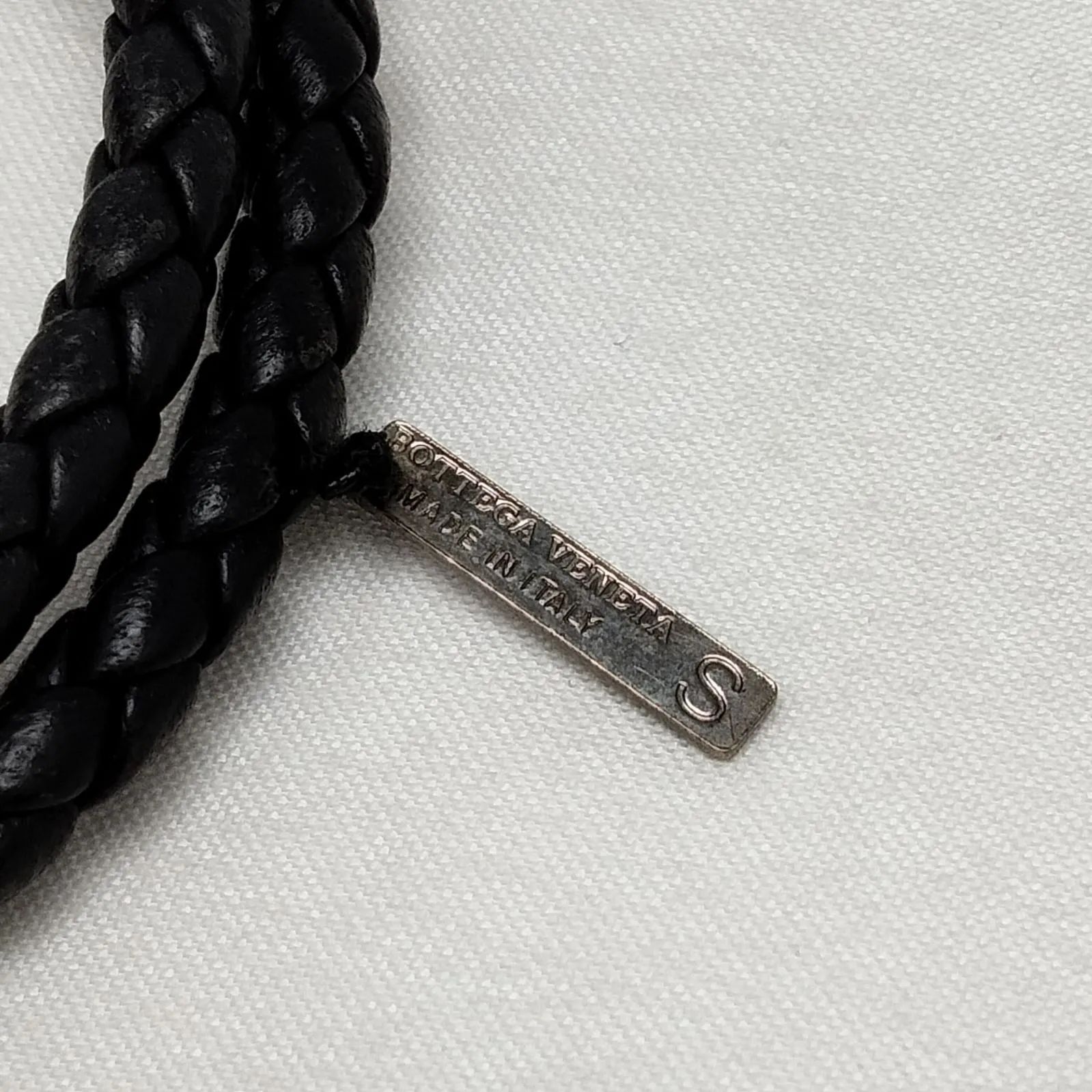 Bottega Veneta☆ black Knot レザーブレスレット Bottega Veneta ブラックレザーブレスレット - メルカリ