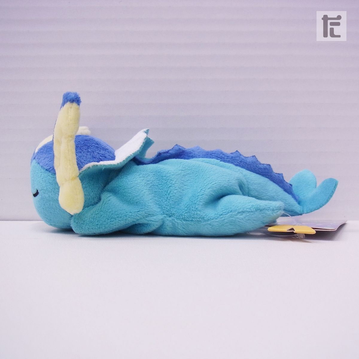 くったりぬいぐるみ　シャワーズ　タグ付き Amazon.co.jp: ポケモンセンターオリジナル くったりぬいぐるみ