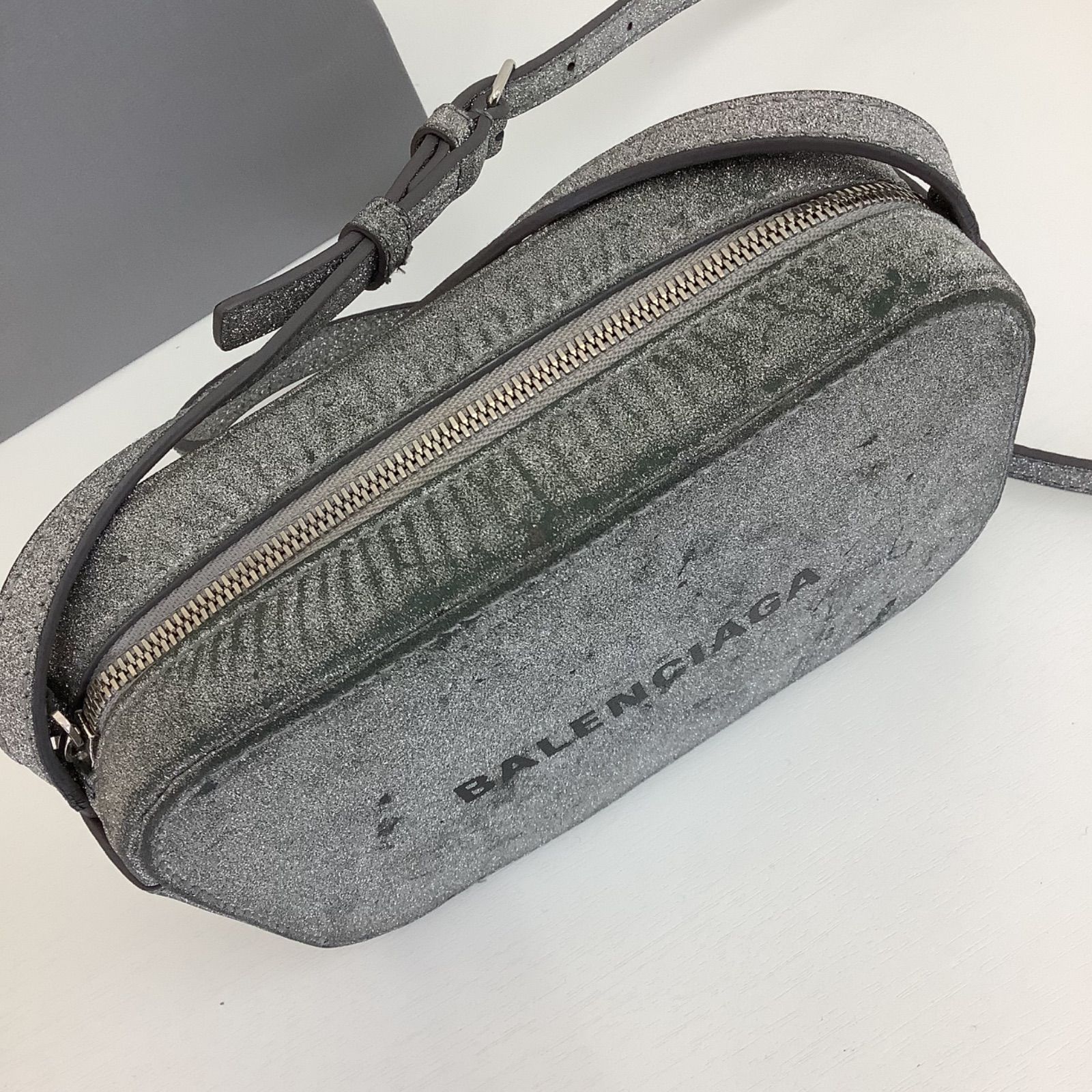 BALENCIAGA バレンシアガ エブリデイカメラバッグ - メルカリ