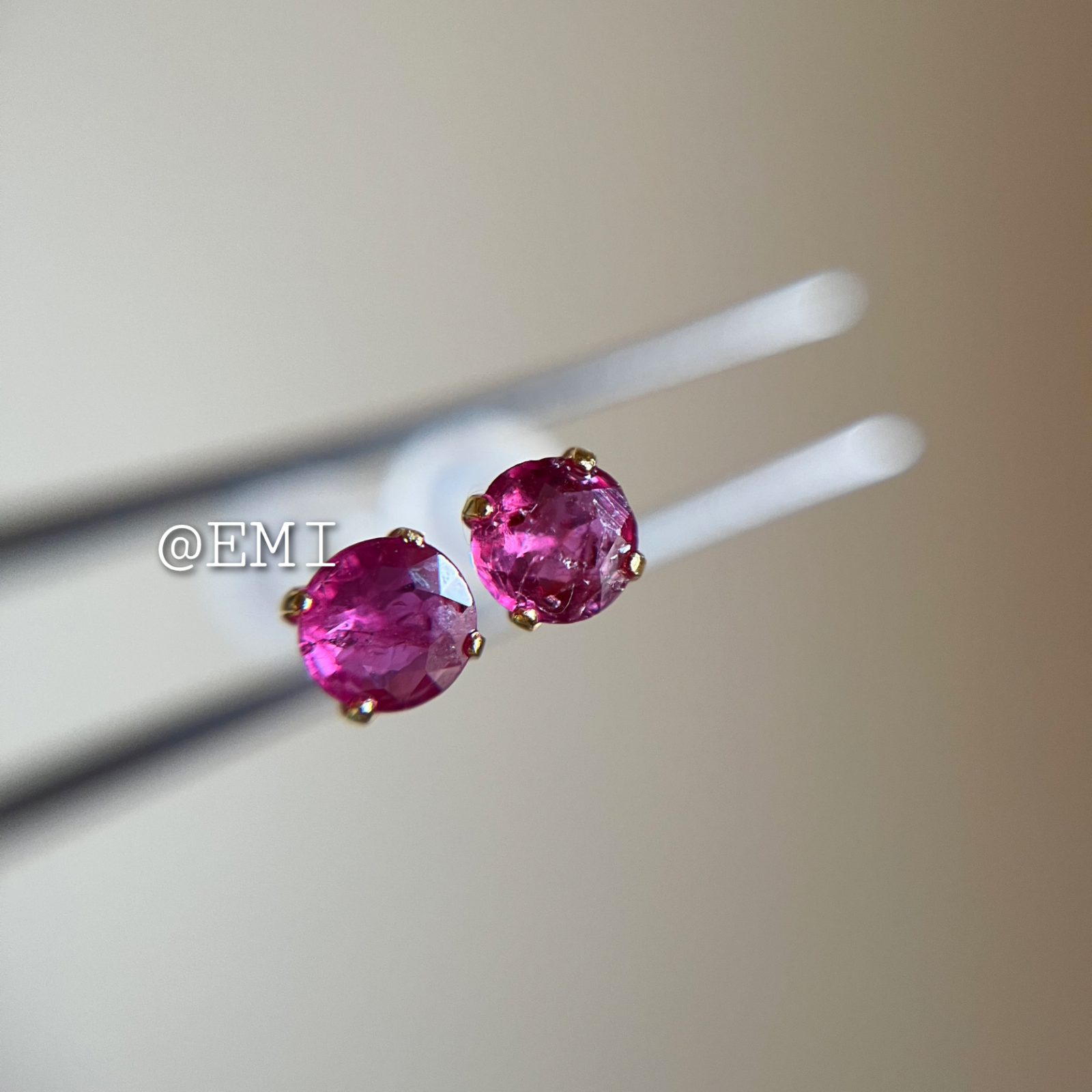 キナリ・ベージュ K18 天然石ルビー ラウンド ピアス 18金ruby 0.50ct