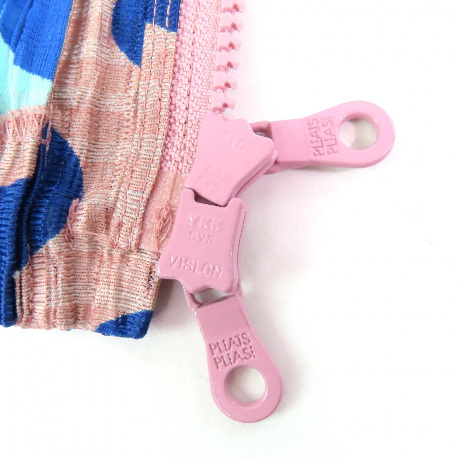 極美品☆PLEATS PLEASE プリーツプリーズ イッセイミヤケ PP31-JC661 ドット柄 ZIP UP フード付 パーカー マルチカラー 4 日本製 正規品 レディース 極美品☆PLEATS PLEASE プリーツプリーズ イッセイミヤケ PP31-JC661