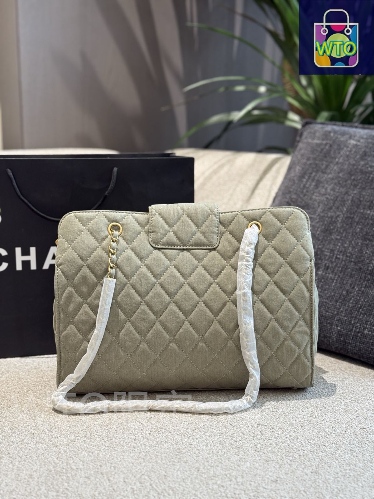 25M CHANEL CC ショッピングバッグ プリントデニム ショッピング バッグ、プリント デニム、グレー & ホワイト