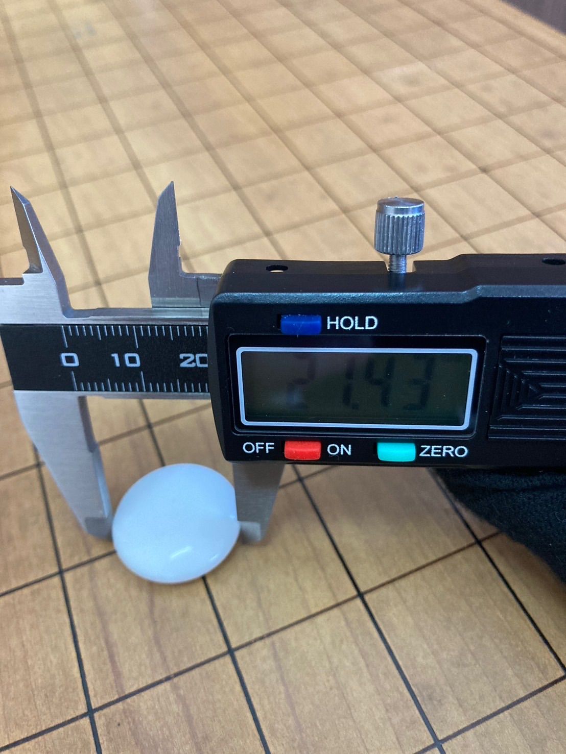 【品】 高級 木製 脚付き 囲碁盤 & 碁石セット ボードゲーム 囲碁 昭和レトロ 現状品①