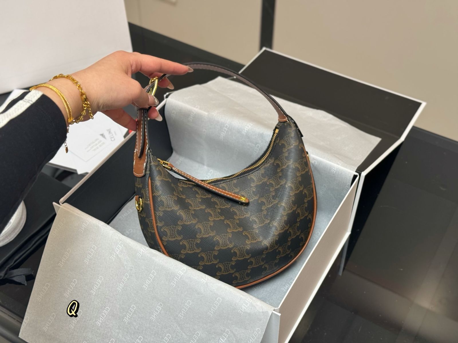 今日 Celine Lulu Armpit Bag - セリーヌ ルル アンダーアームバッグ