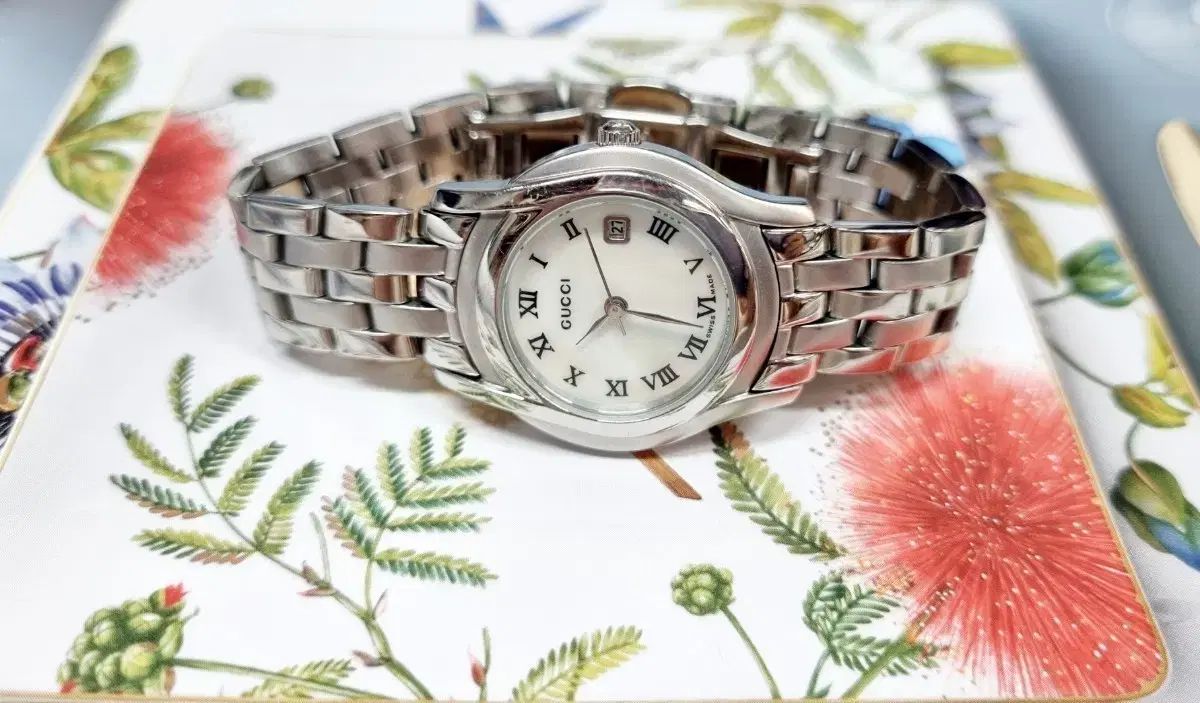 グッチ 5500L 白蝶貝판 レディース リスト時計