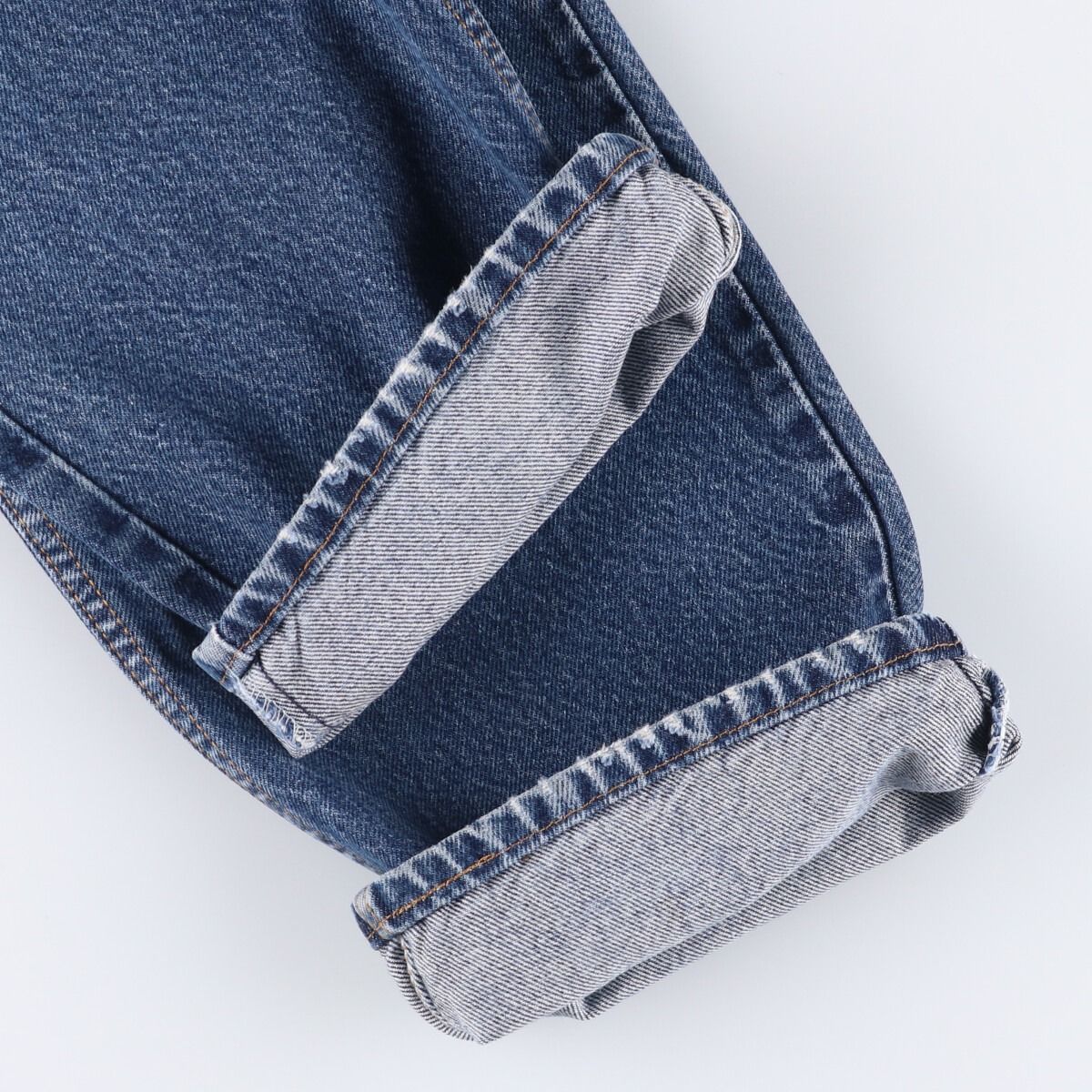 テーパードデニムパンツ