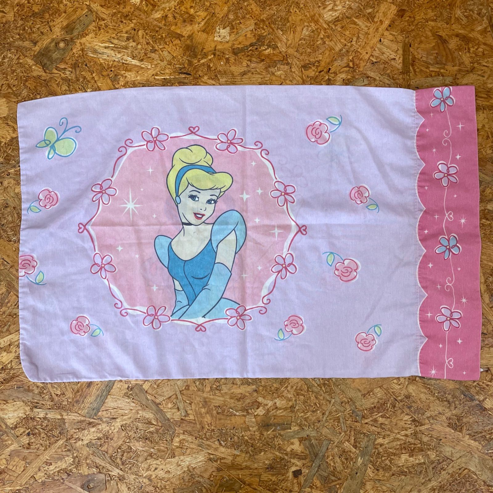 USA製 ヴィンテージ Disney プリンセス ピローケース ディズニー シンデレラ 白雪姫 枕カバー クッションカバー ピローカバー USA 海外 ファブリック 布 生地 ハンドメイド 素材 材料 ビンテージ