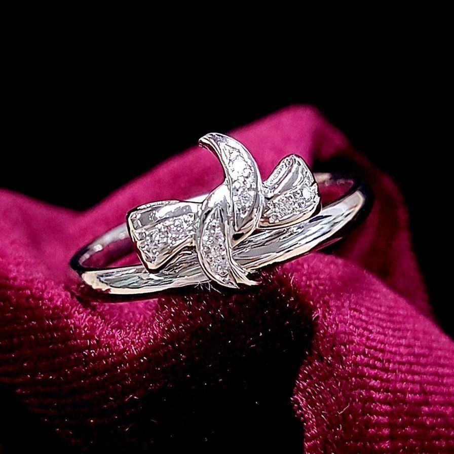 可愛い！ リボンモチーフ ダイヤモンド プラチナ リング 鑑別書付 可愛い！ リボンモチーフ ダイヤモンド プラチナ リング 鑑別書付