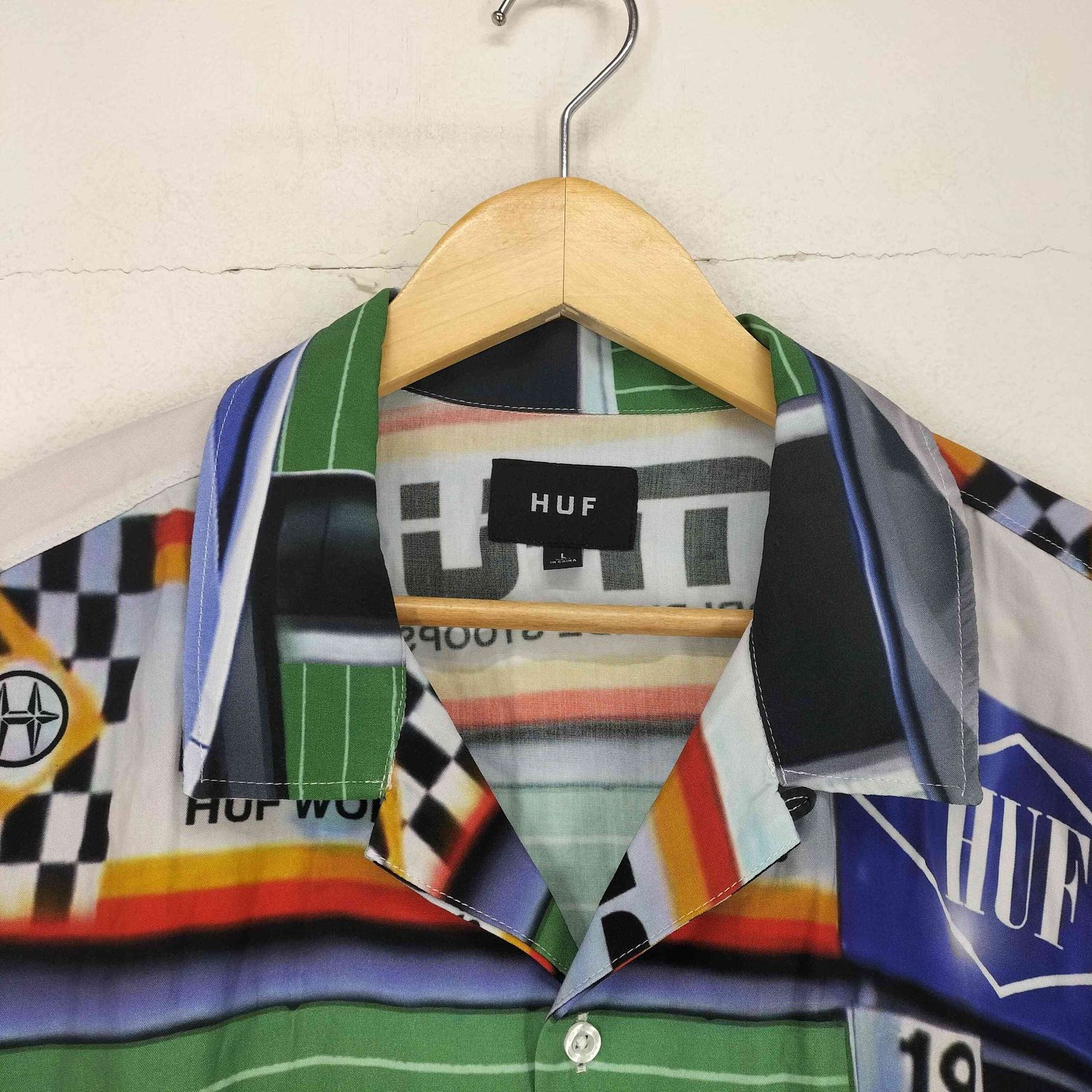HUF【ハフ】 Trophy Resort Shirt【リゾート シャツ】(L) Trophy Resort Shirt – HUF Worldwide