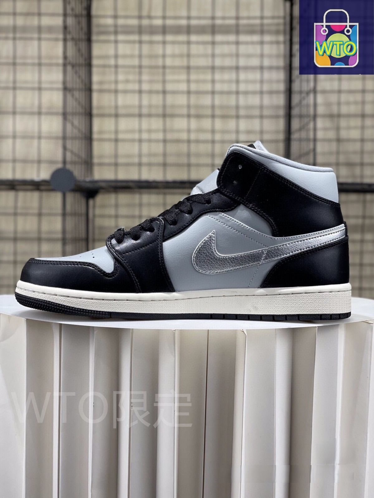 お値下げしました??即購入?? Nike Air Jordan 1 High Mid 箱付