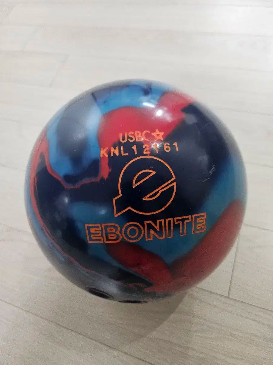 EBONITE/エボナイト OMNI/オムニ ボウリングボール 15P 未使用！ 中古ボーリングボール ー エボナイト(EBONITE) エアロ 15p
