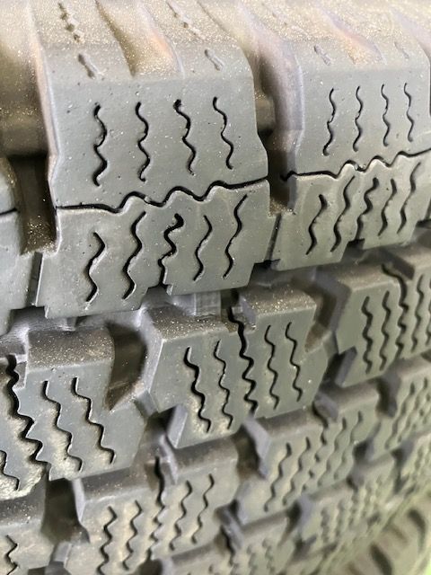 美品 スタッドレスタイヤ 195/80R15 4本 ホイールセット トーヨーデル