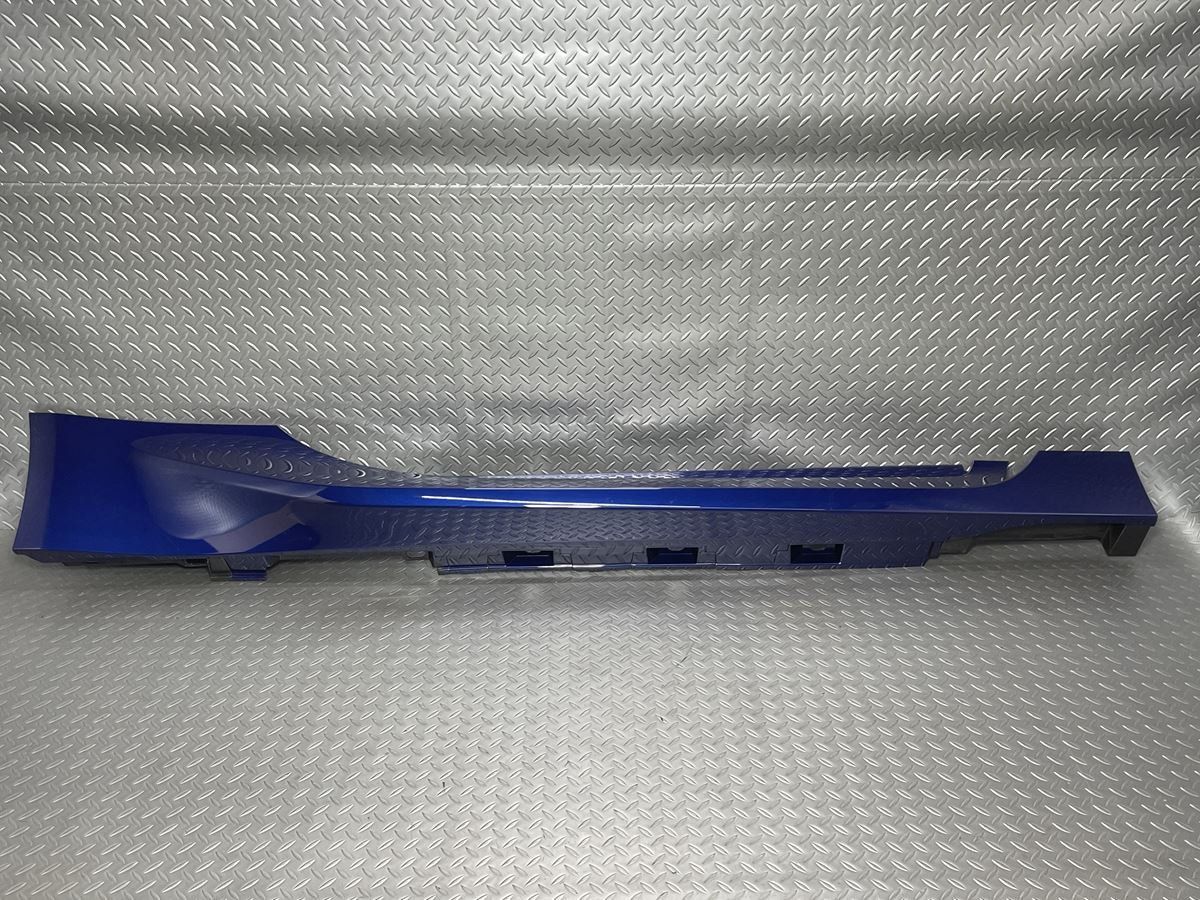 車用エアロパーツ ZN8トヨタGR86/ZD8スバルBRZ 純正 サイドステップ右