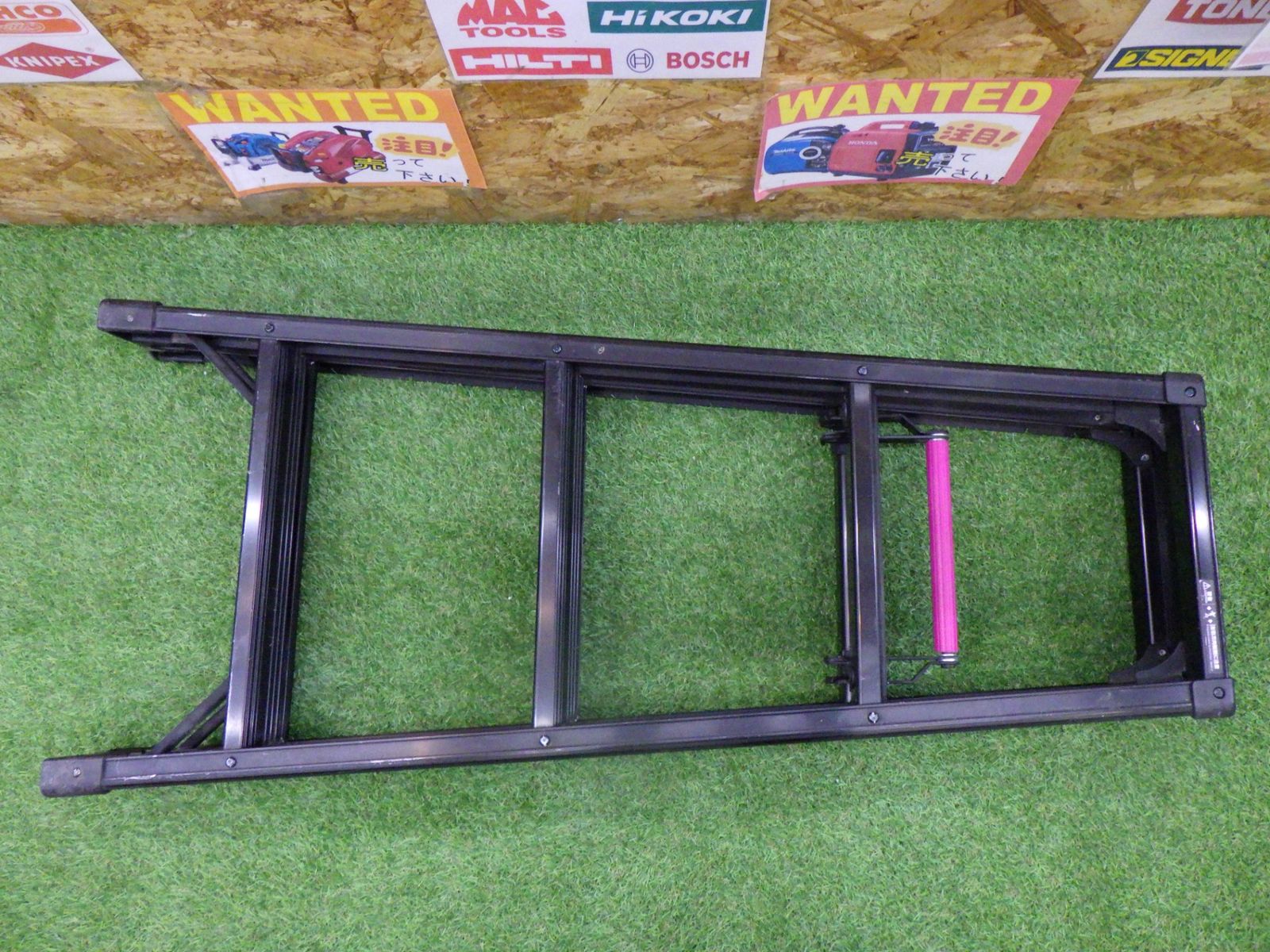 BLACK 4段
