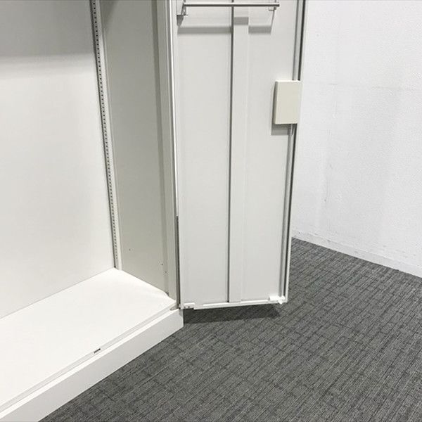 更衣室ロッカー
