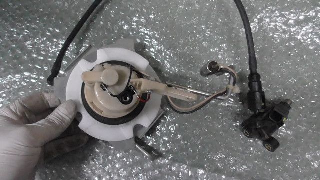 カブFI AA01 の フューエルポンプ 燃料ポンプ 1761271459